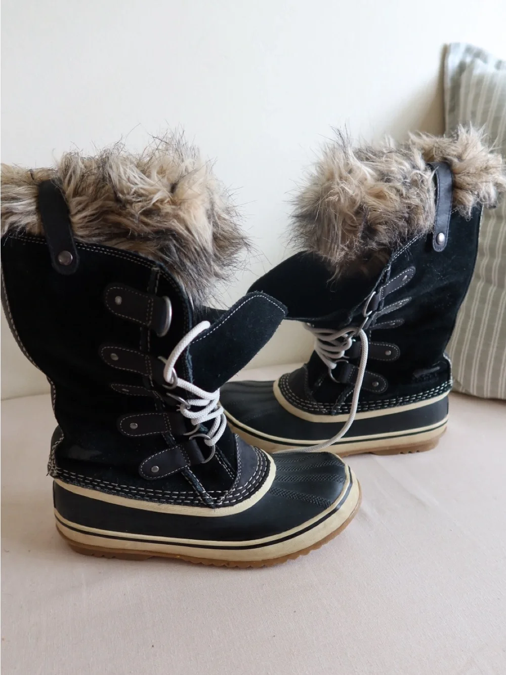 Sorel Women's Black Lace-Up Faux-Fur Winter Boot with Cream Trim